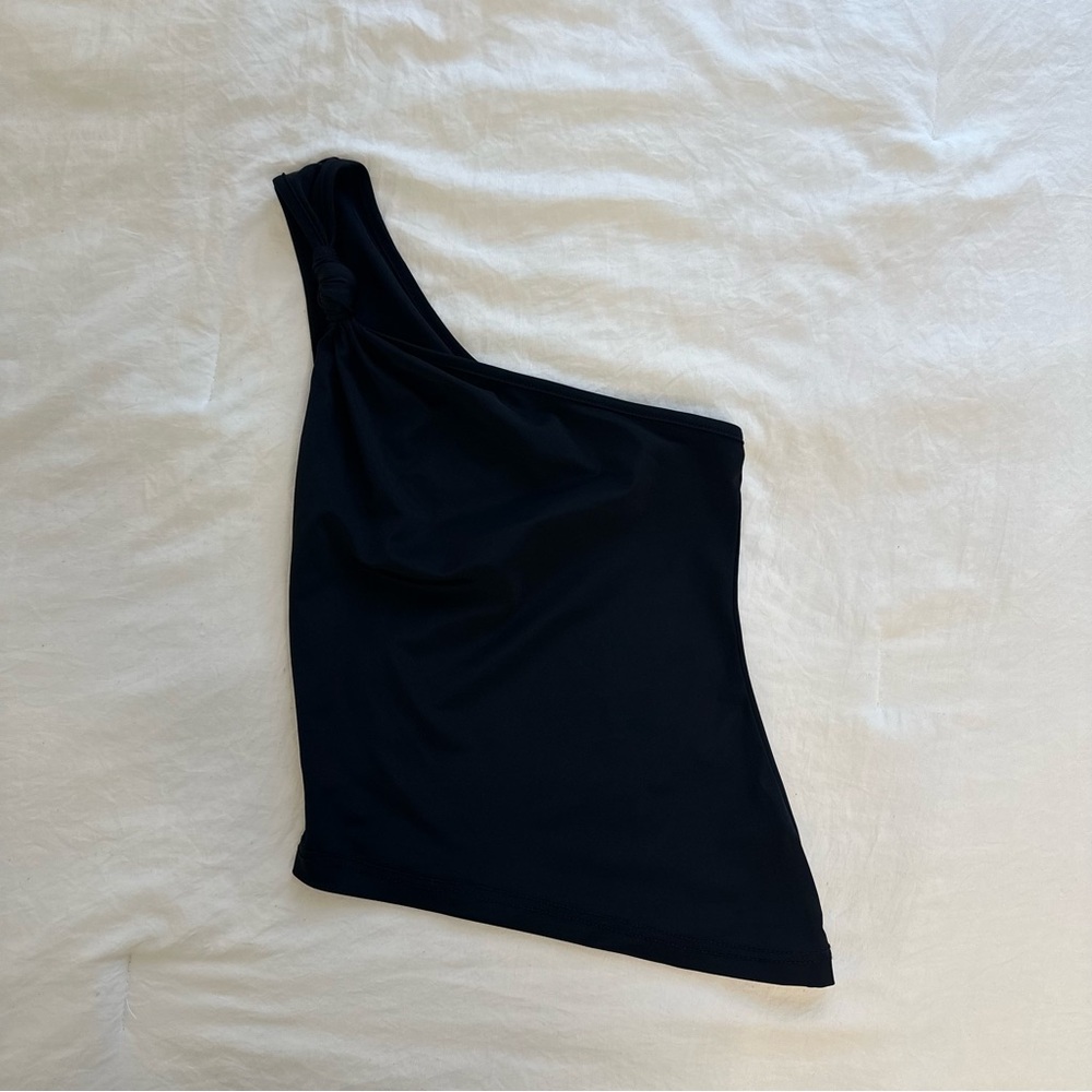 Edikted Black One-Shoulder Top